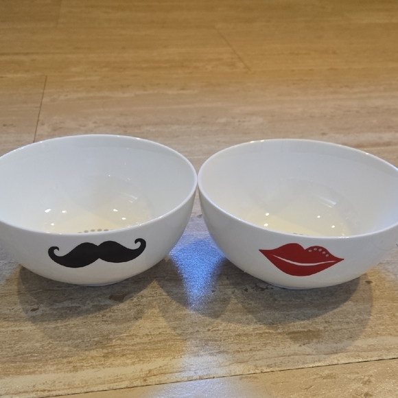 Oleg Cassini Other - Oleg Cassini Set of Two "Kiss and Tell" Bowls